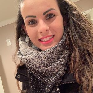 Meet your Posher, Raquel